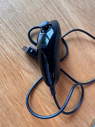 Nintendo wii nunchuk - nintendo,